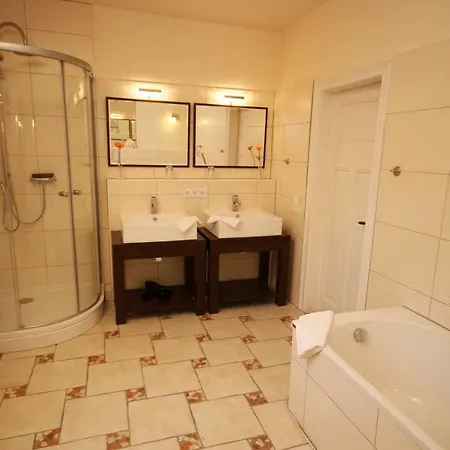 Strandvilla Rheingold - Ferienwohnung Da Vinci * Goehren (Ruegen)